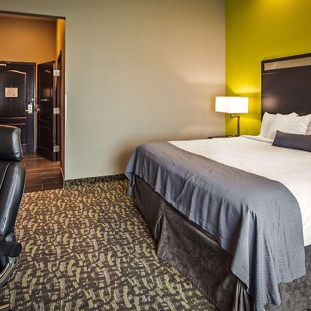 Best Western Plus Bay City Inn & Suites Exteriör bild