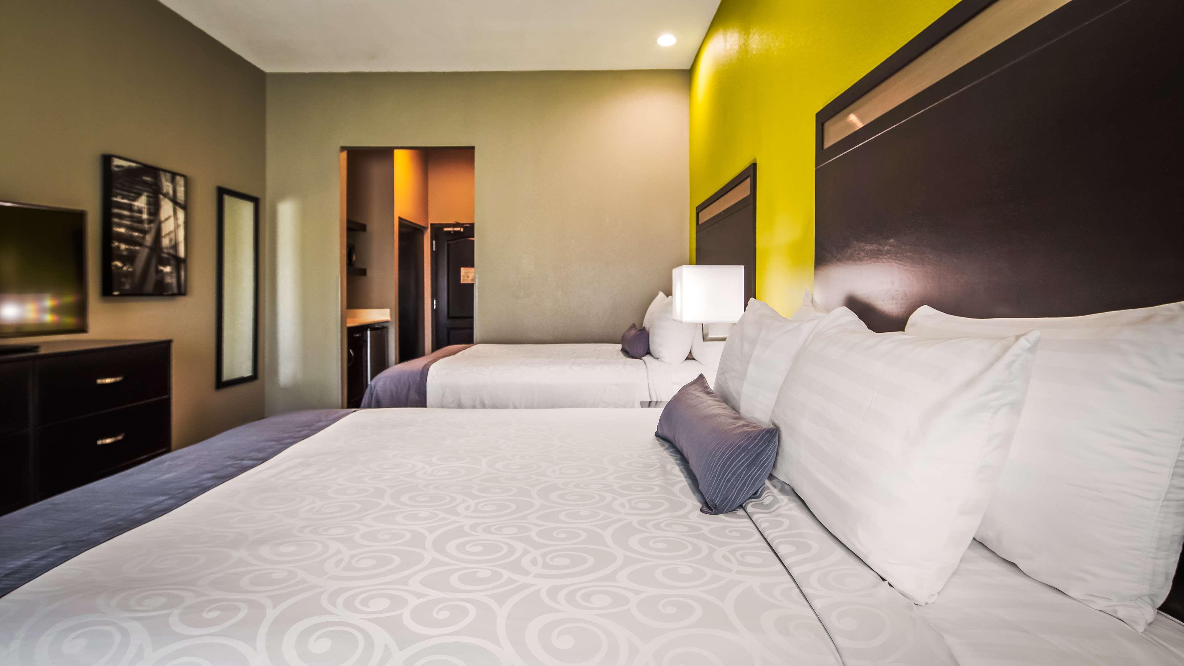 Best Western Plus Bay City Inn & Suites Exteriör bild