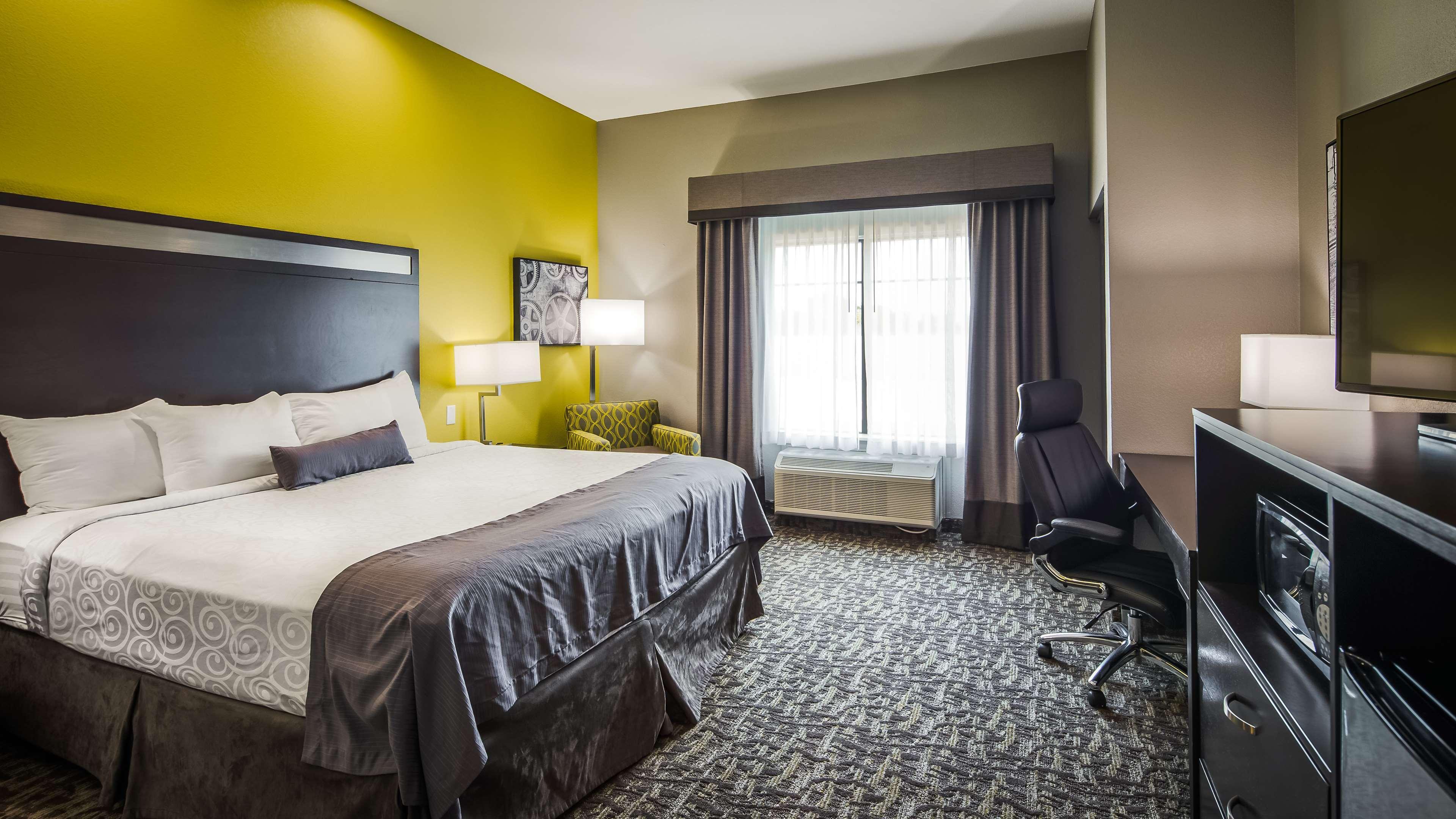 Best Western Plus Bay City Inn & Suites Exteriör bild