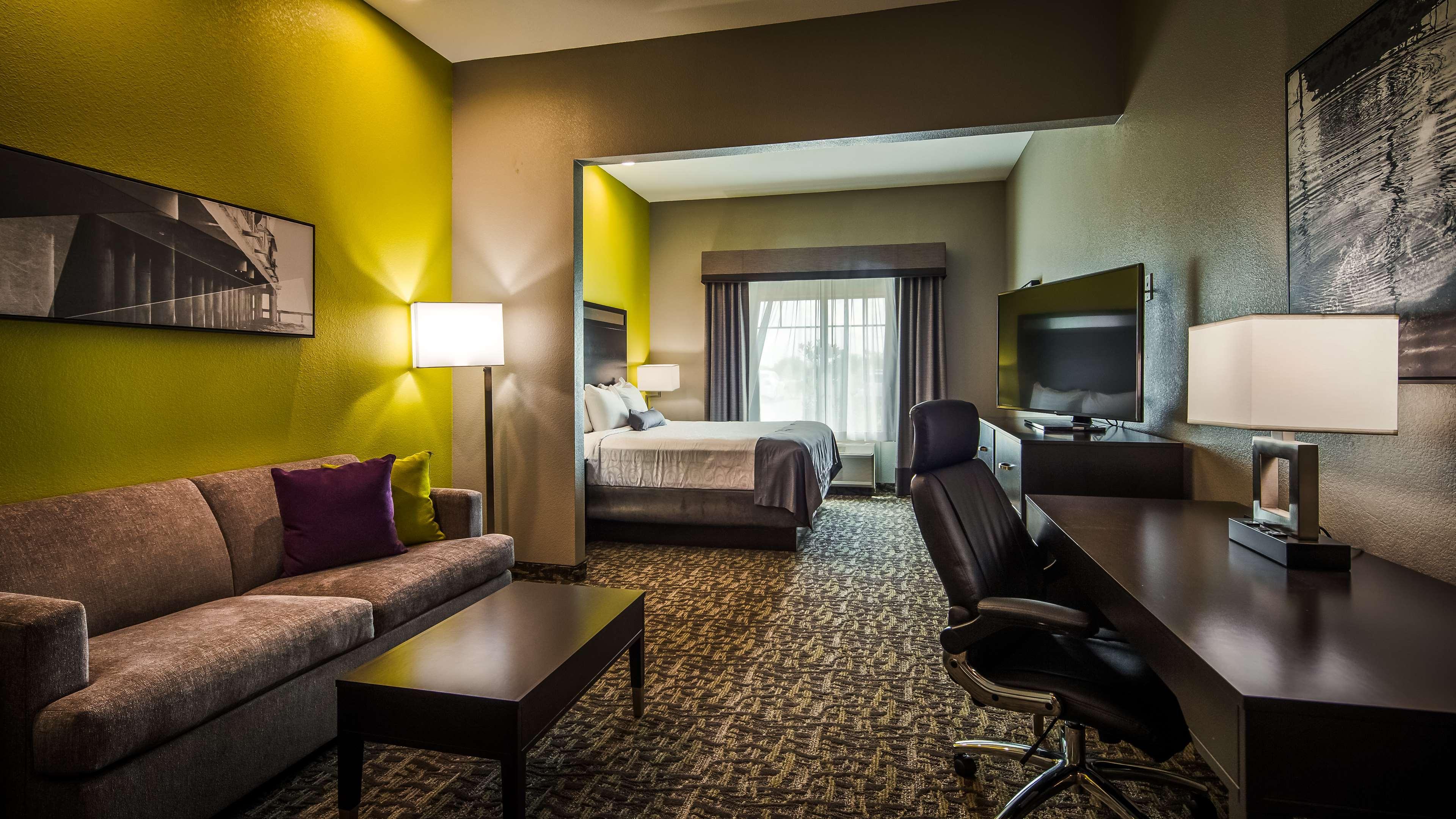 Best Western Plus Bay City Inn & Suites Exteriör bild