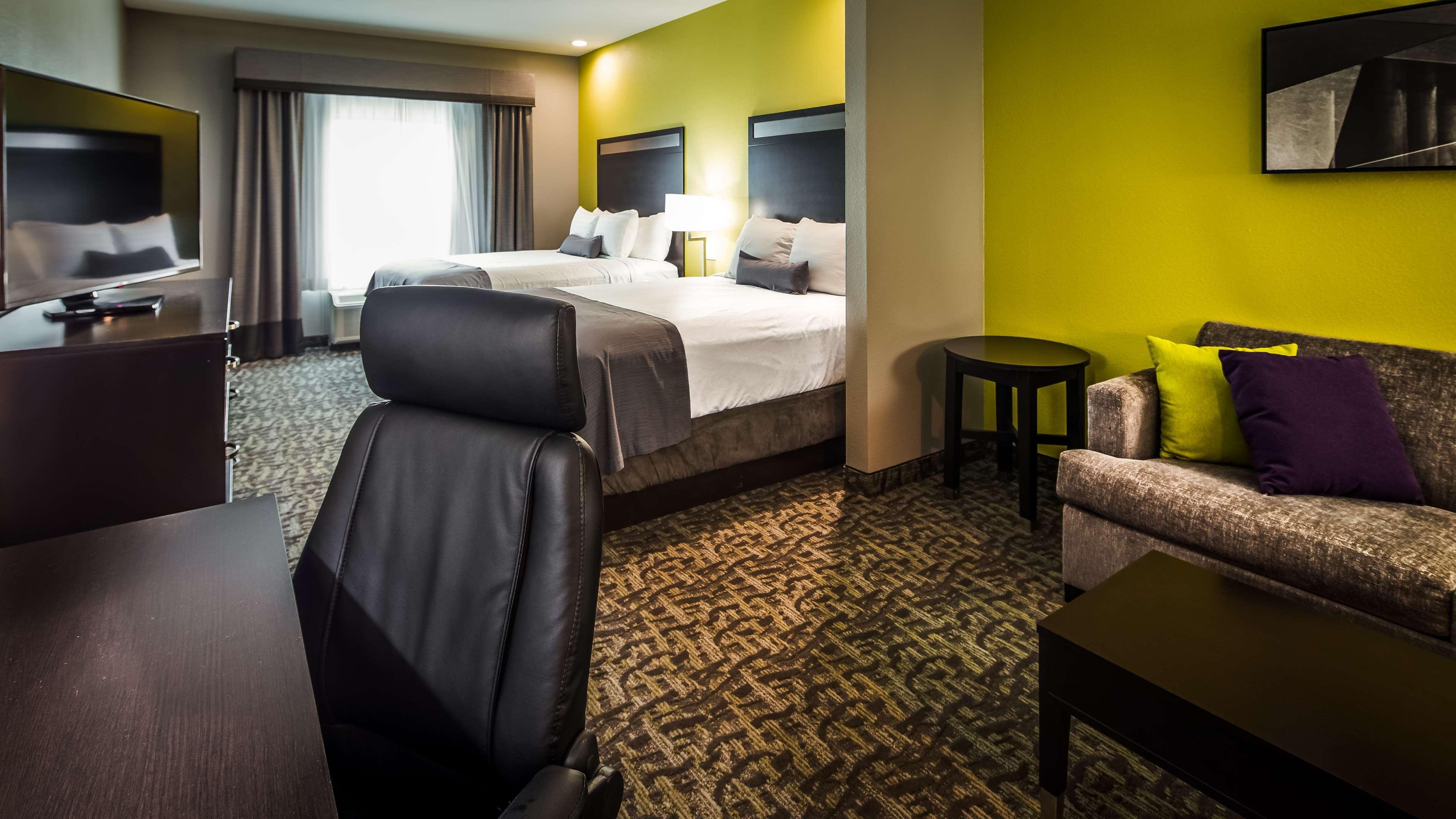 Best Western Plus Bay City Inn & Suites Exteriör bild