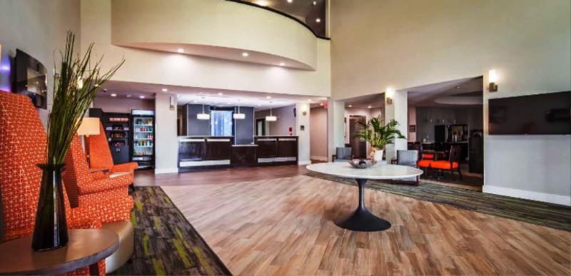 Best Western Plus Bay City Inn & Suites Exteriör bild