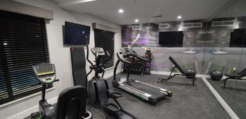 Best Western Plus Bay City Inn & Suites Exteriör bild