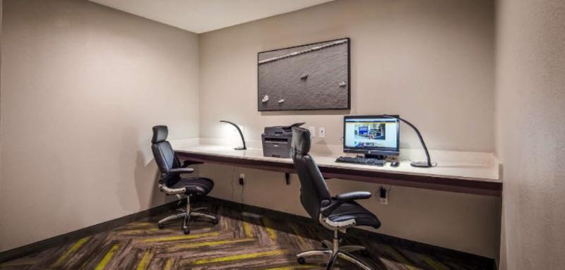 Best Western Plus Bay City Inn & Suites Exteriör bild