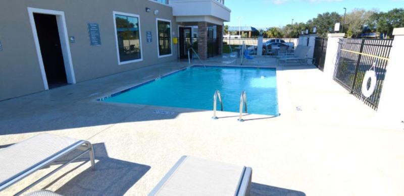 Best Western Plus Bay City Inn & Suites Exteriör bild